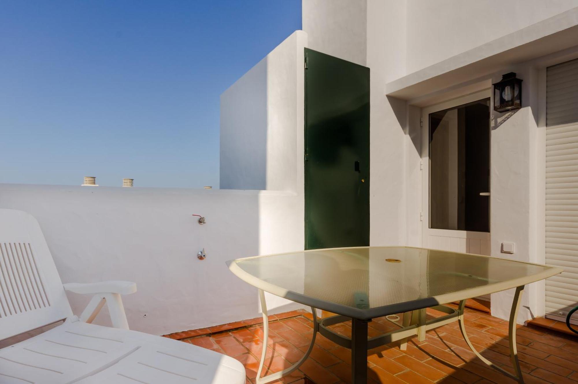 Apartamentos O2 Conil Conil De La Frontera Habitación foto